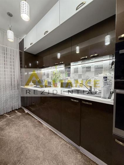 Apartament cu 2 camere decomandat în Apărătorii Patriei