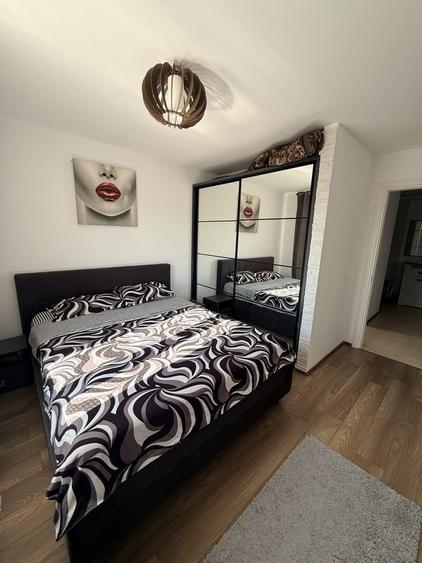Apartament cu 2 camere decomandat în Tractorul