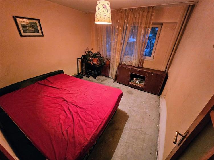 Apartament cu 3 camere decomandat în Viziru 3