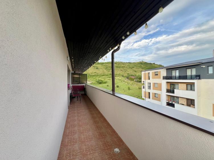 Apartament cu 3 camere semidecomandat, mobilat în Florești