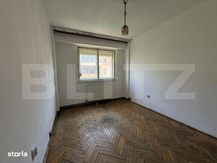 Apartament cu 3 camere decomandat în Micro 16