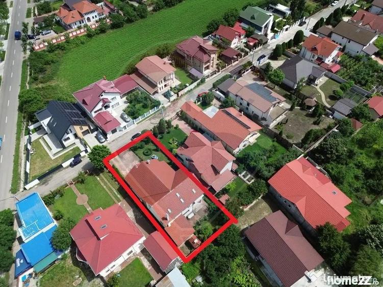 Casă cu 5 camere cu Teren 679 Mp în Central