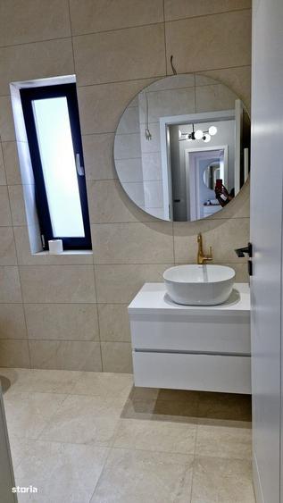 Casă cu 4 camere în Ștefănești