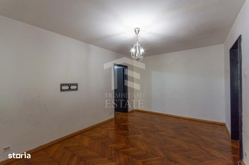 Apartament cu 3 camere semidecomandat în Mihai Bravu