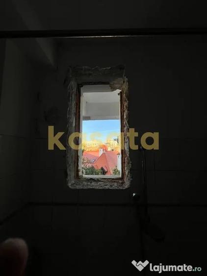 Apartament cu 3 camere decomandat în Dacia