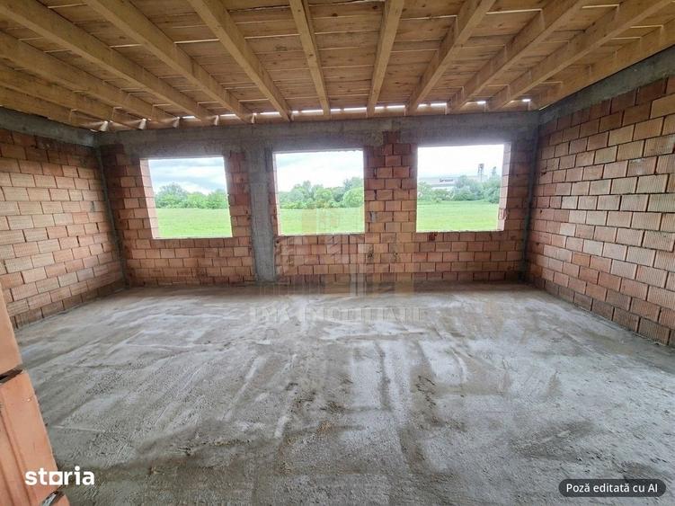 Casă cu 4 camere cu Canalizare în Sânpetru