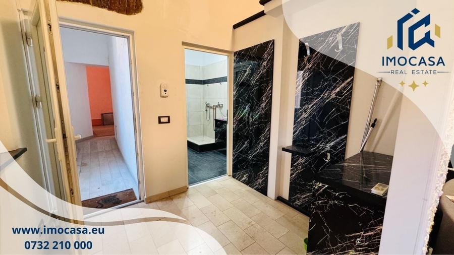 Apartament cu 5 camere semidecomandat, mobilat în Central