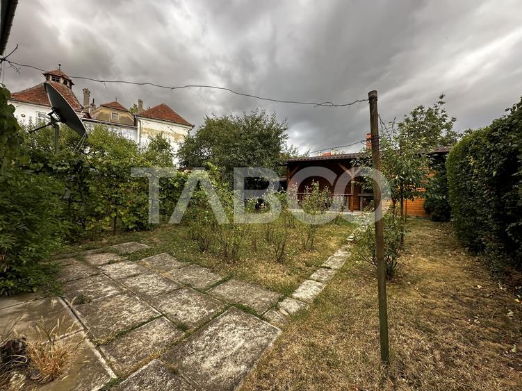Apartament cu 3 camere decomandat, mobilat în Sub Arini