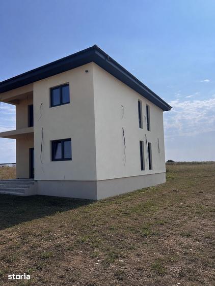 Casă cu 4 camere cu Teren 350 Mp în Vidra