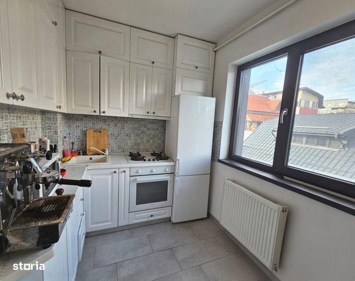 Apartament cu 3 camere decomandat, mobilat în Chitila