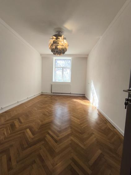 Apartament cu 3 camere decomandat în Copou