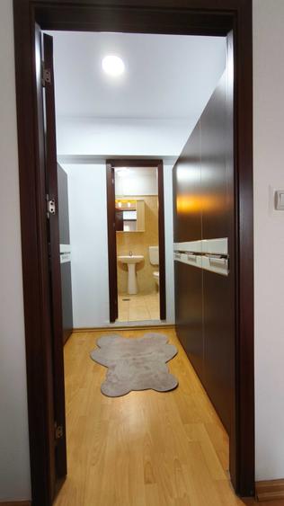 Apartament cu 3 camere decomandat în Drumul Taberei
