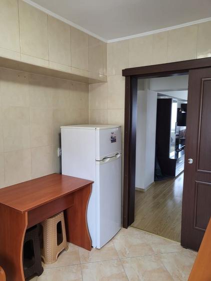 Apartament cu 3 camere decomandat, mobilat în Tomis II
