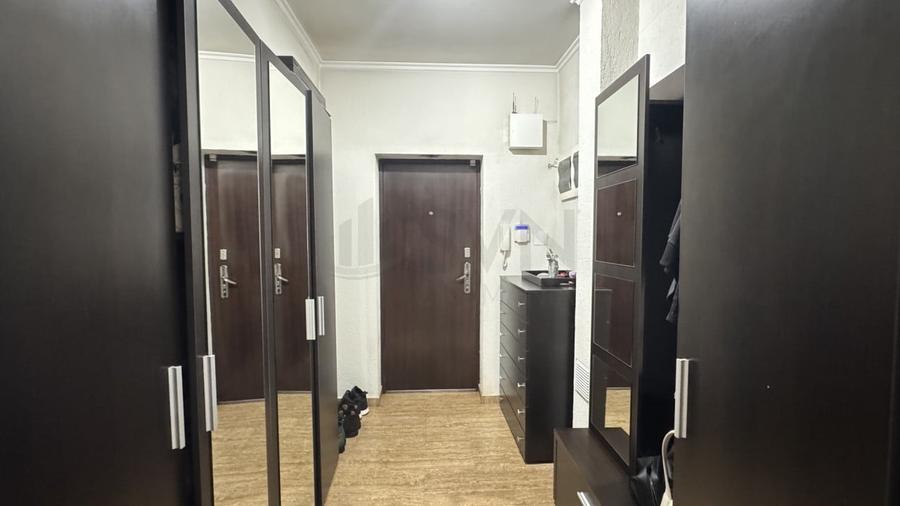 Casă individuală cu 5 camere cu Teren 700 Mp în Central