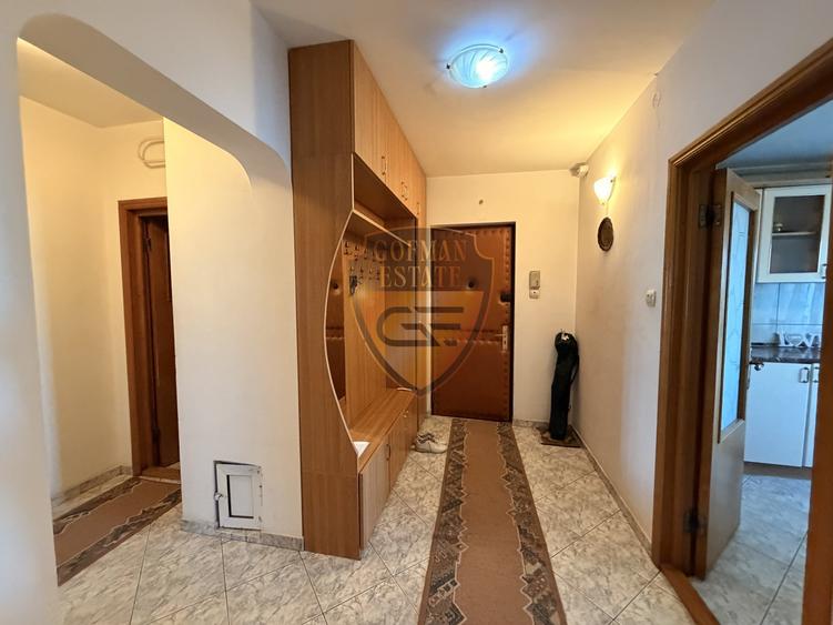 Apartament cu 3 camere decomandat, mobilat în Ultracentral