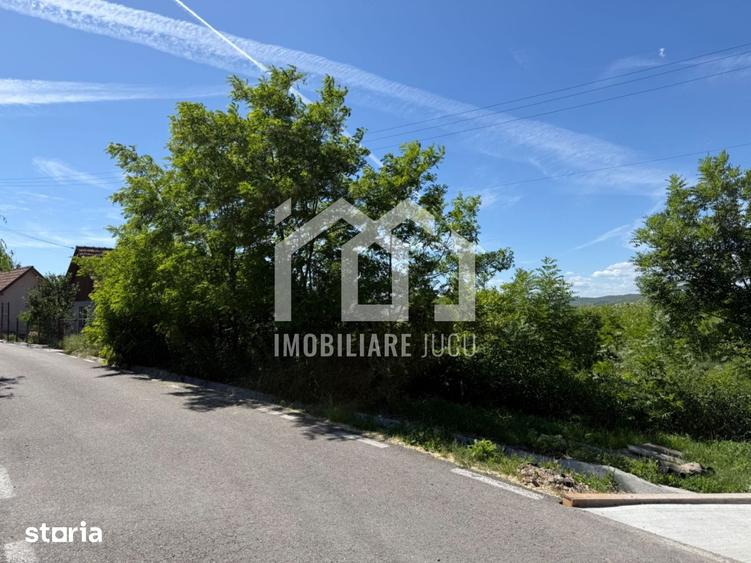 Teren de 1750 mp, în Jucu
