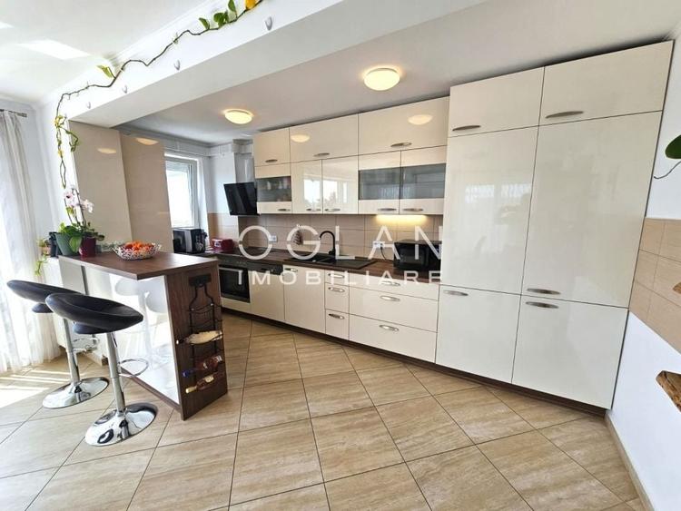 Penthouse cu 3 camere decomandat, mobilat în Șelimbăr