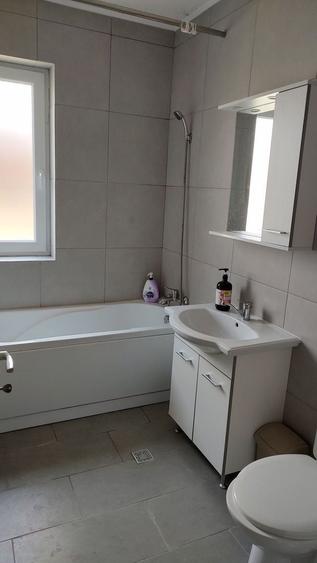 Apartament cu 2 camere semidecomandat, mobilat în Giroc