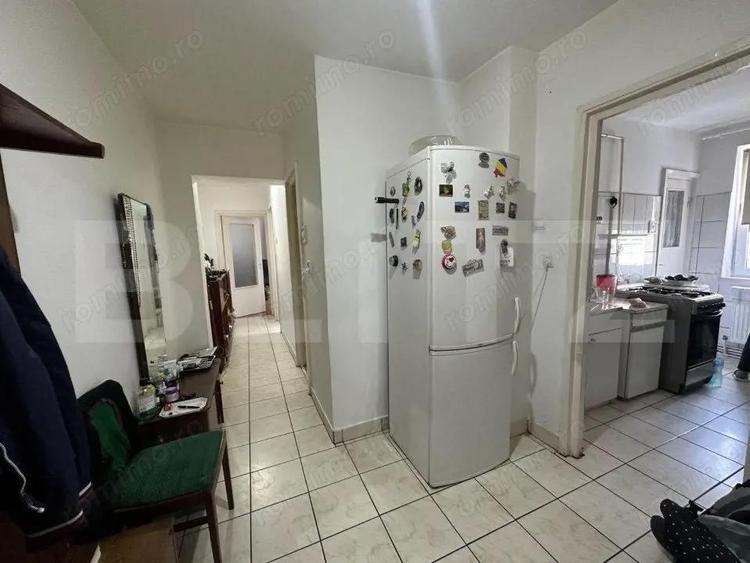 Apartament cu 3 camere decomandat în Central