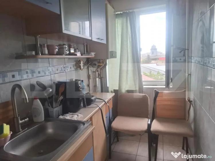 Apartament 2 camere decomandat Strada 9 Mai, zona lini? - 9