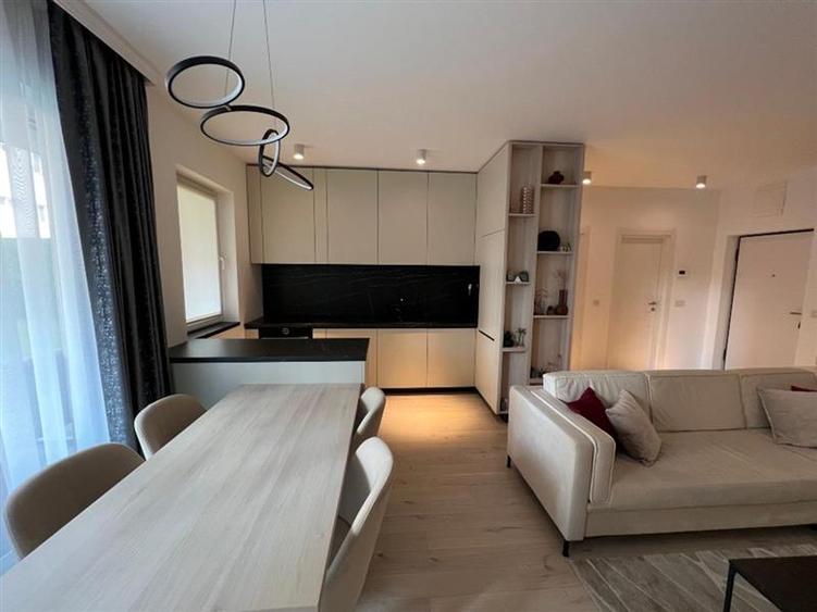 Apartament cu 2 camere semidecomandat în Central — fotografia 1