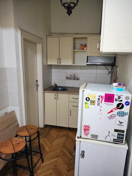 Garsonieră decomandată în Central