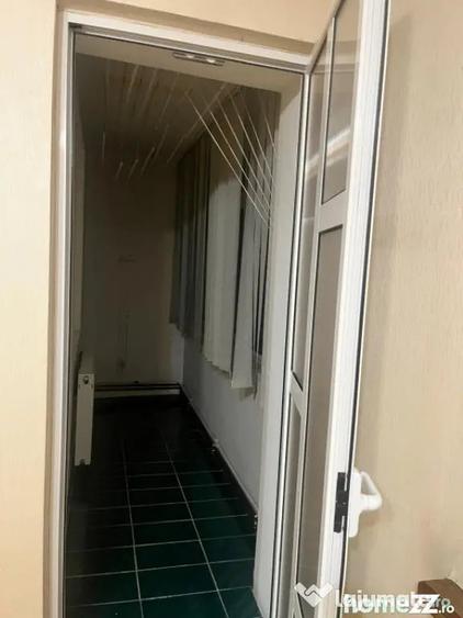 Apartament cu 3 camere decomandat în Siret