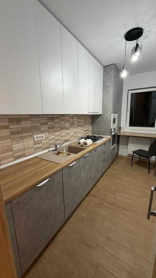 Apartament cu 3 camere decomandat în Dobroești