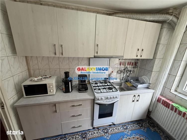 Apartament cu 4 camere semidecomandat, mobilat în Berceni