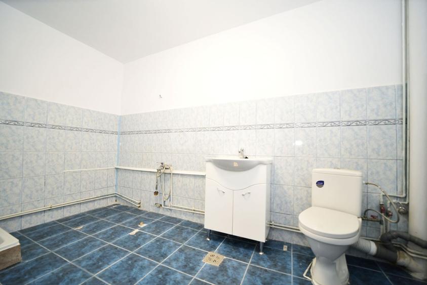 Casă individuală cu 4 camere cu Canalizare în Moara de Vânt
