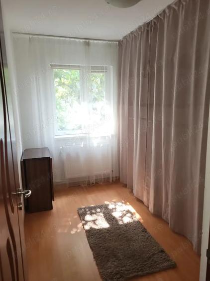 Apartament cu 3 camere semidecomandat în Republicii