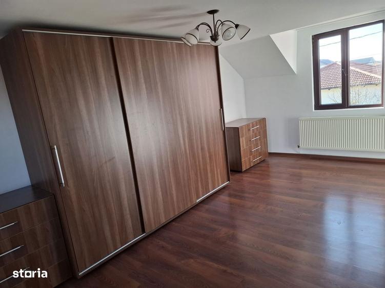 Casă cu 5 camere cu Teren 886 Mp în Central