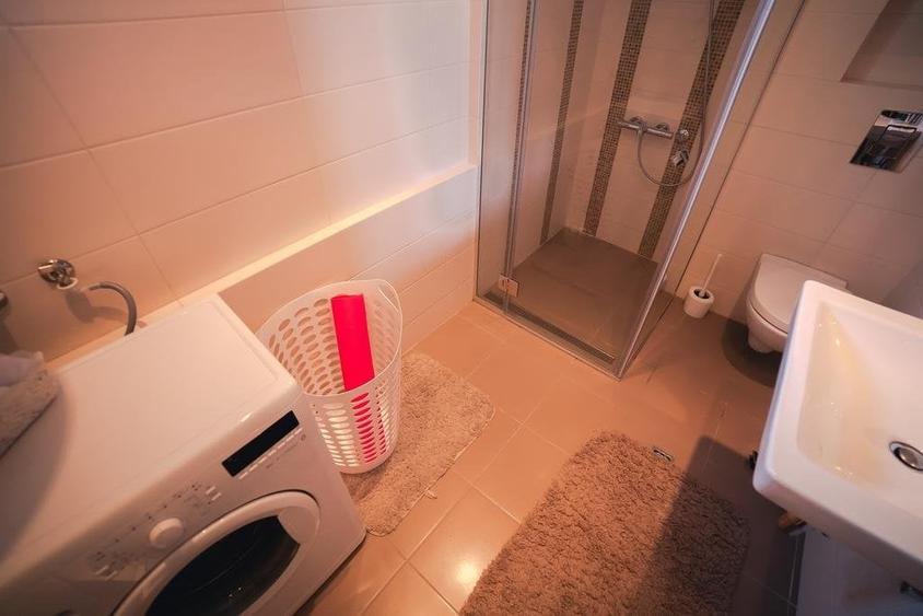 Apartament cu 2 camere decomandat, mobilat în City Park Mall
