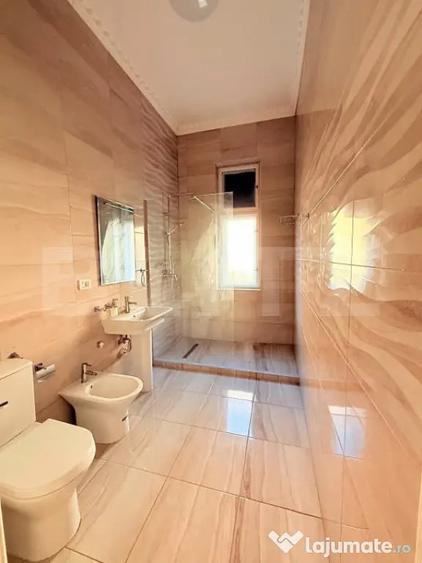 Apartament cu 3 camere decomandat în Sinaia