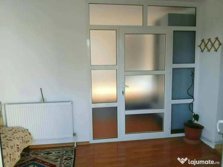 Apartament cu 2 camere semidecomandat în Tătărași