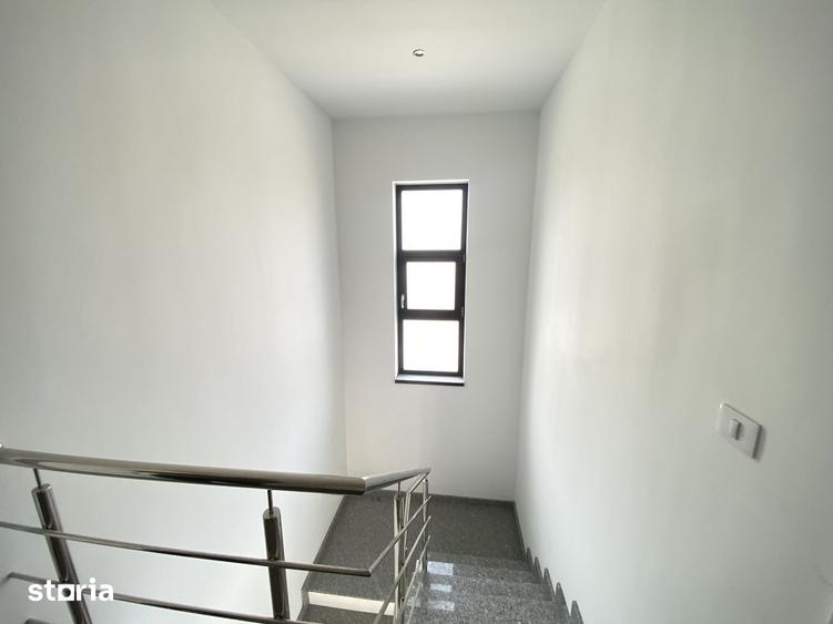 Casă cu 5 camere cu Teren 322 Mp în Săcălaz