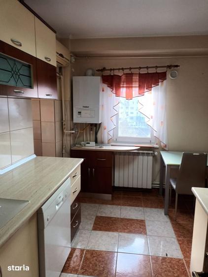 Apartament cu 2 camere decomandat, mobilat în Exterior Vest