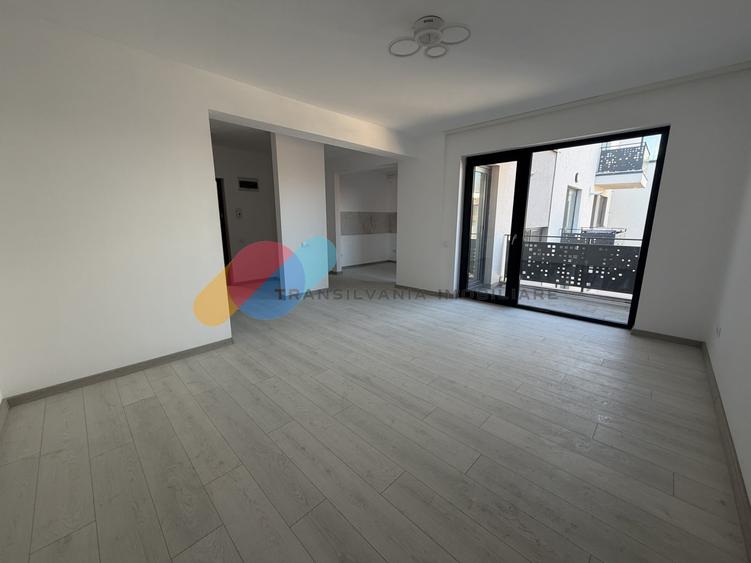Apartament cu 3 camere semidecomandat în Someșeni