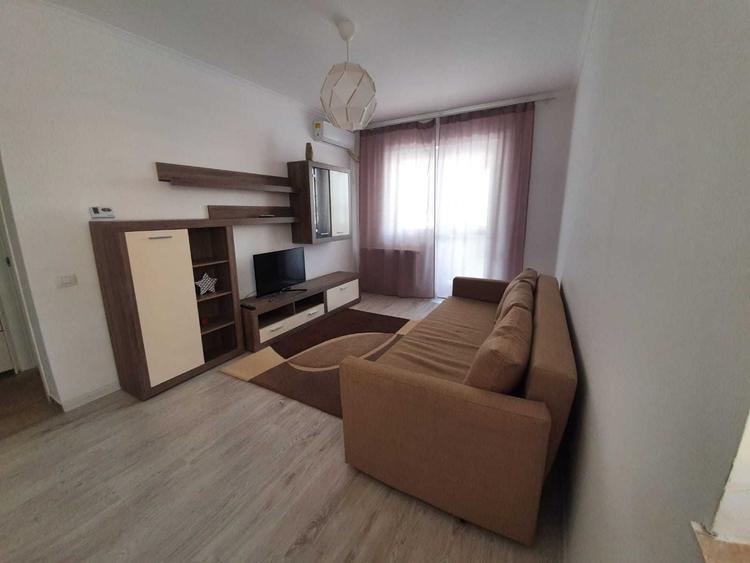 Apartament cu 2 camere decomandat în Roșu