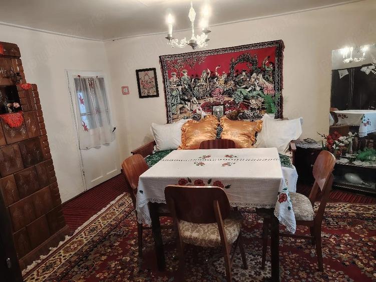 Casă cu Teren 2400 Mp în Cârja