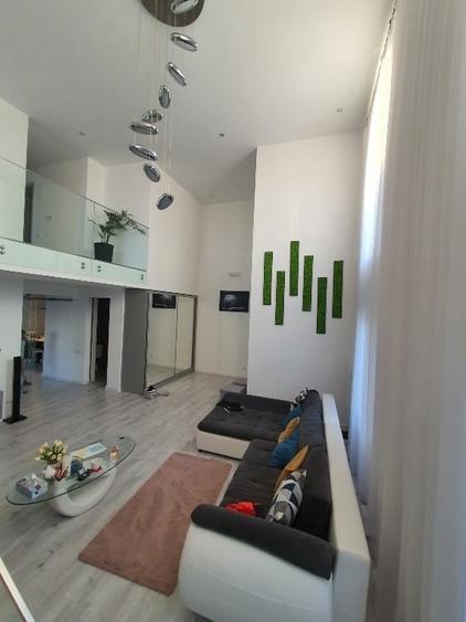 Duplex cu 4 camere cu Canalizare în Central