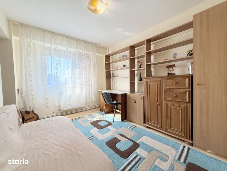 Apartament de vanzare cu 3 camere in Tomis Nord - 2