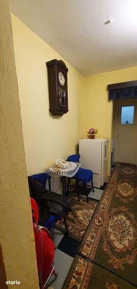 Apartament cu 3 camere decomandat în Viziru 1
