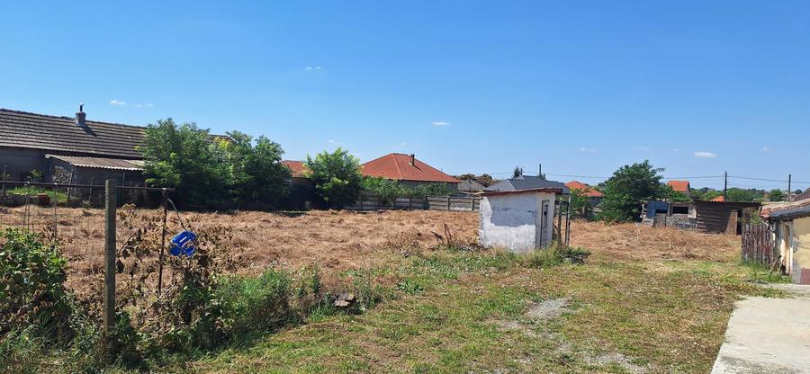 Casă cu 4 camere cu Teren 1900 Mp în Mihail Kogălniceanu