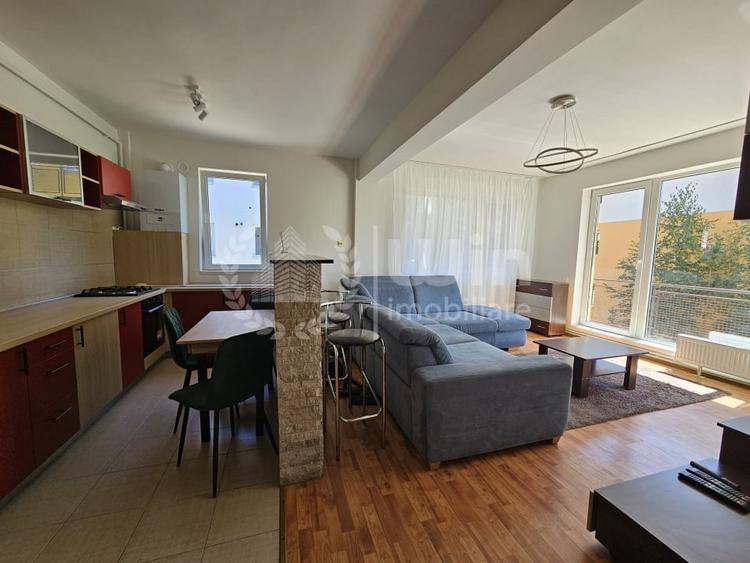 Apartament cu 2 camere semidecomandat, mobilat în Bună Ziua