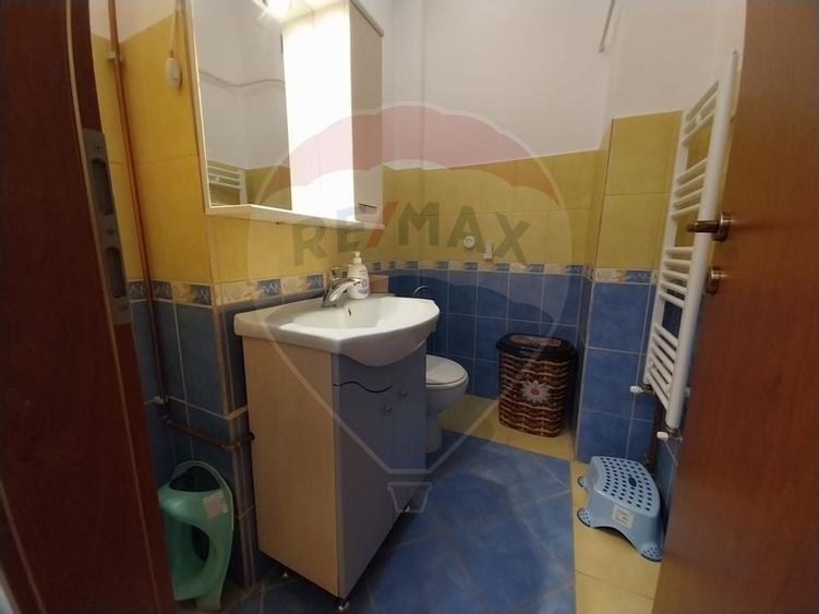 Apartament cu 3 camere decomandat, mobilat în Calea Severinului