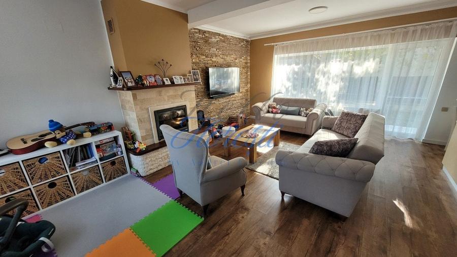 Duplex cu 4 camere cu Canalizare în Florești