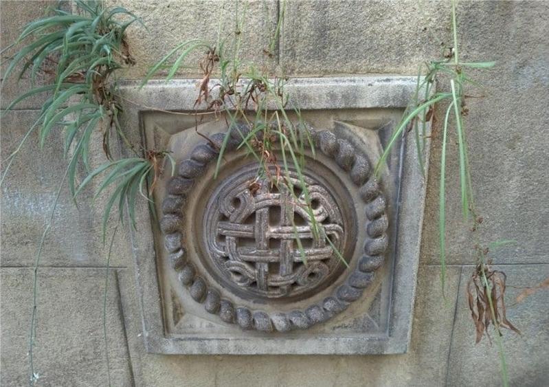 Casă cu 16 camere cu Garaj în Magheru