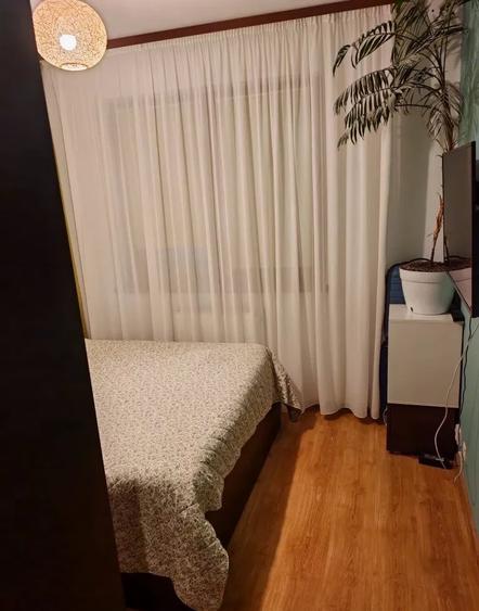 Apartament cu 3 camere decomandat, mobilat în Tractorul