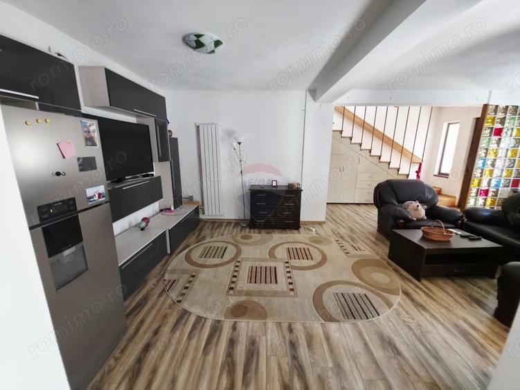 Casă cu Teren 205 Mp în Central